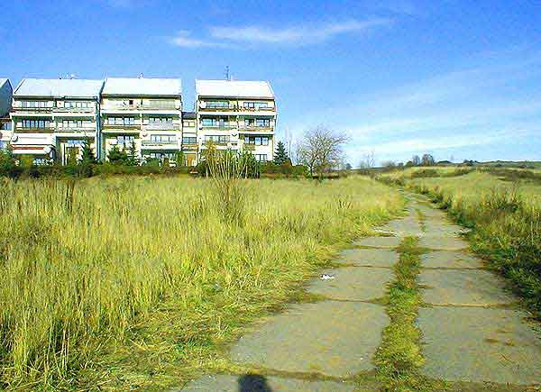 Wejscie od ulicy Kasprzaka, do dom�w przy ul. Storczyk�w 