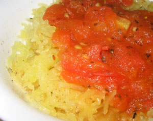 spaghetti squash with tomato sauce